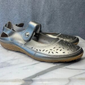 Women's Metallic Silver Mary Jane Shoes